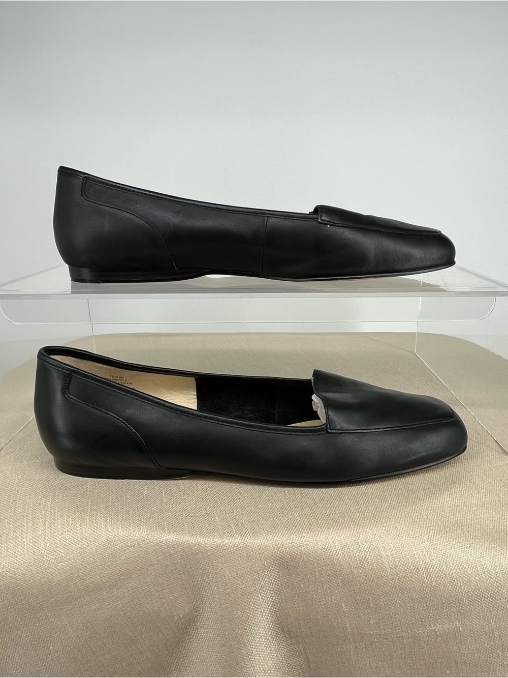 Bandolino BDLiberty Black Leather Square-Toe Loafers - Picture 2 of 8